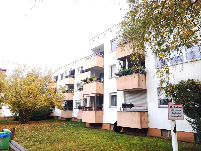 Berlin-Marienfelde,  2 Zimmer, 60m²,  Laminatboden, mit Balkon — photo 1